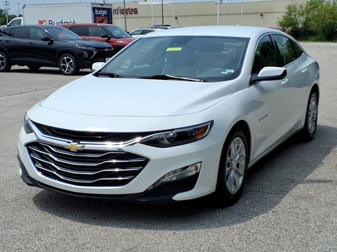 Used 2024 Chevrolet Malibu LT FWD image 2