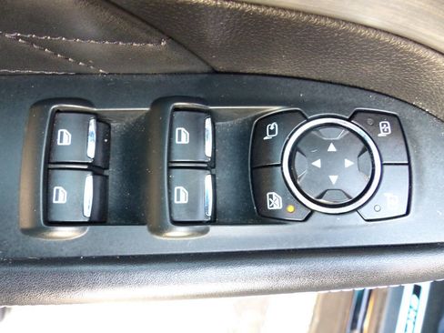 Used 2016 Ford Explorer Platinum image 21