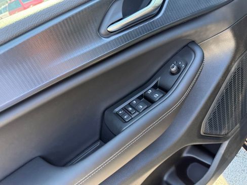 New 2025 Jeep Grand Cherokee Altitude image 11