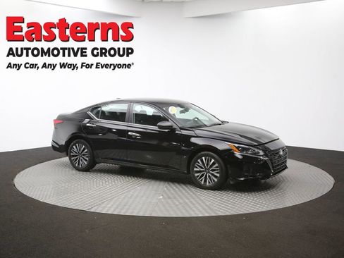 Used 2024 Nissan Altima 2.5 SV image 45