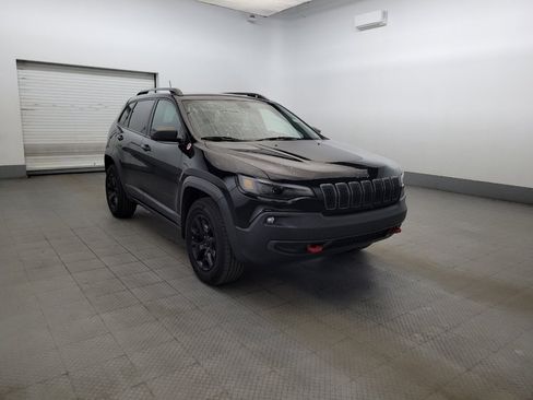 Used 2019 Jeep Cherokee Trailhawk w/ Comfort/Convenience Group AWD/4WD image 13