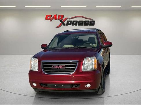 Used 2011 GMC Yukon SLT w/ SLT-2 Equipment Package image 2