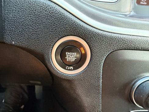 Used 2020 Dodge Charger SXT w/ Leather Interior Group image 36