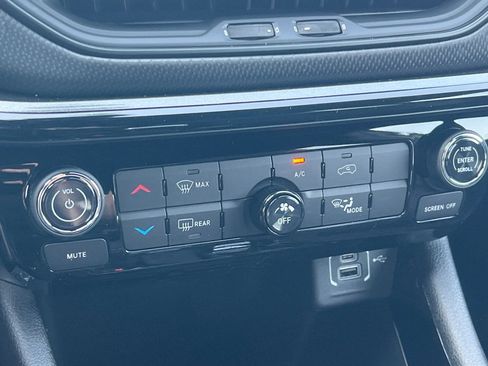New 2026 Jeep Compass Latitude AWD/4WD image 19