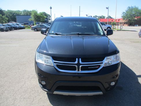 Used 2012 Dodge Journey SXT image 3