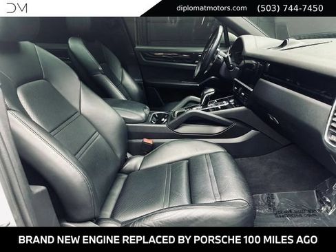 Used 2020 Porsche Cayenne AWD/4WD image 17