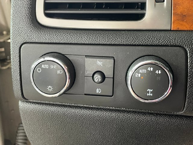 Used 2007 Chevrolet Tahoe LT w/ LT Preferred Equipment Group AWD/4WD image 13