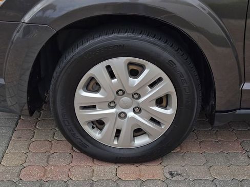 Used 2020 Dodge Journey SE image 11