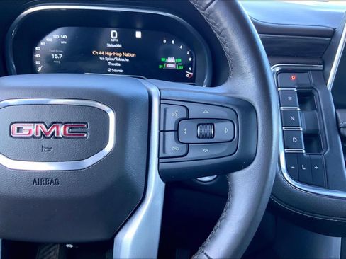 Used 2023 GMC Yukon XL SLT image 22