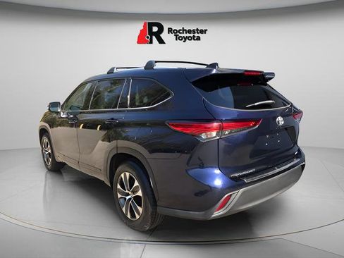 Used 2022 Toyota Highlander XLE FWD image 5