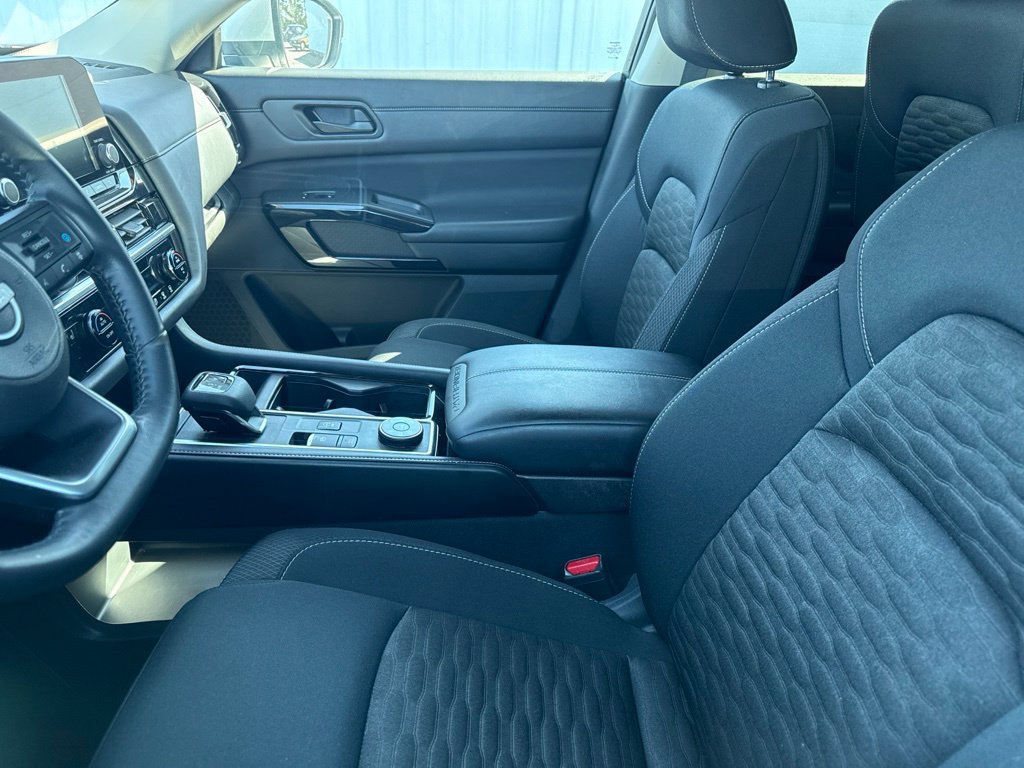 Used 2024 Nissan Pathfinder SV AWD/4WD image 16