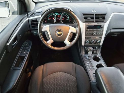 Used 2011 Chevrolet Traverse LT w/ LPO, 'HIT The Road' Package FWD image 8