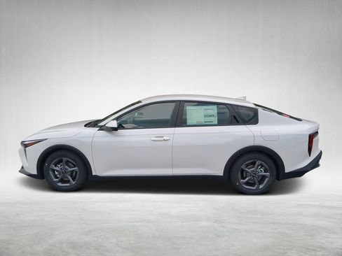 New 2025 Kia K4 LXS image 6