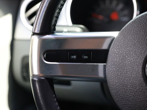 Used 2006 Ford Mustang GT Premium RWD image 30