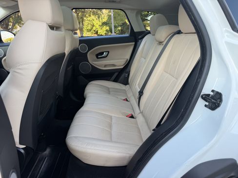 Used 2015 Land Rover Range Rover Evoque Prestige AWD/4WD image 17