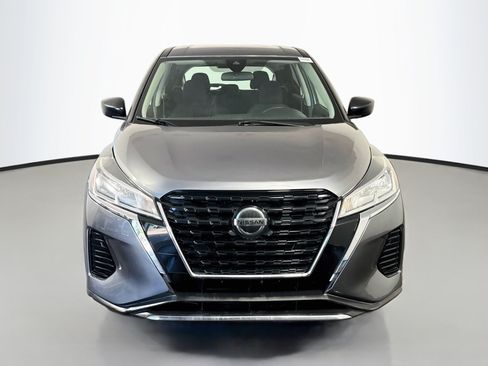 Used 2021 Nissan Kicks S FWD image 2
