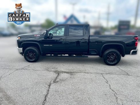 Used 2022 Chevrolet Silverado 2500 LT w/ Convenience Package AWD/4WD image 2