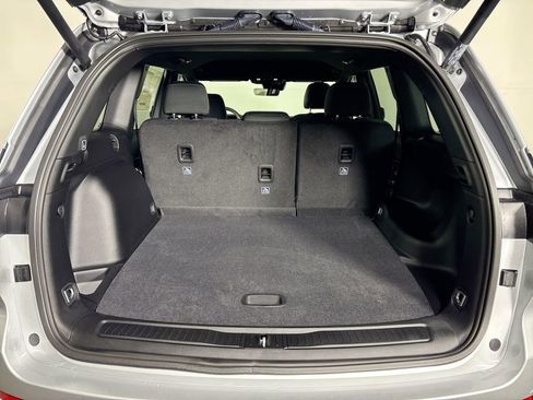 New 2025 Jeep Grand Cherokee Laredo w/ Luxury Tech Group I image 20