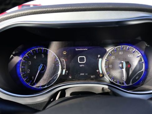 New 2026 Chrysler Pacifica Limited image 18