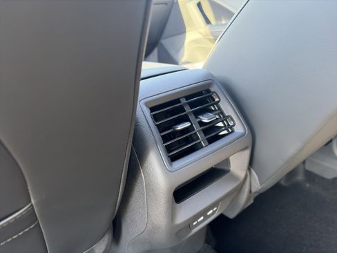 New 2026 Volkswagen Tiguan SE R-Line AWD/4WD image 19
