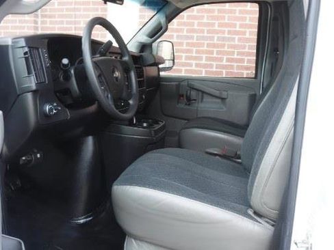 Used 2020 GMC Savana 2500 w/ Driver Convenience Package image 8