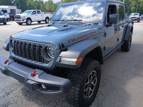 Used 2025 Jeep Gladiator Rubicon AWD/4WD image 12