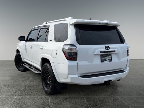Used 2016 Toyota 4Runner SR5 Premium AWD/4WD image 3