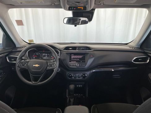Used 2022 Chevrolet TrailBlazer LT AWD/4WD image 9