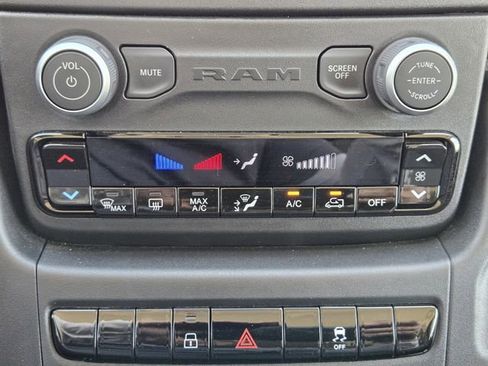 Used 2025 RAM ProMaster 2500 FWD image 19