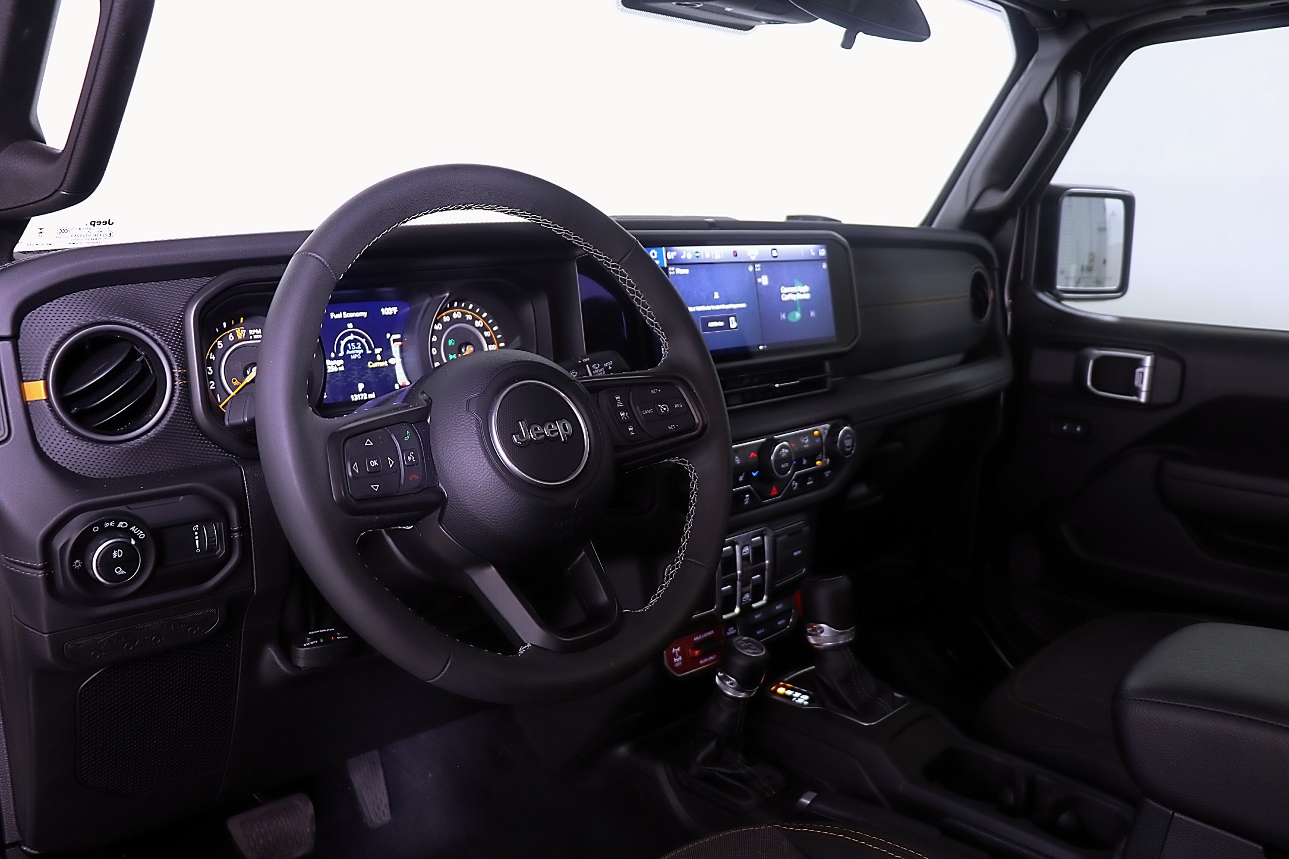 Used 2025 Jeep Gladiator Mojave w/ Safety Group AWD/4WD image 23