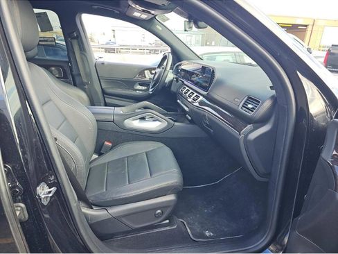 Used 2025 Mercedes-Benz GLS 450 4MATIC image 13