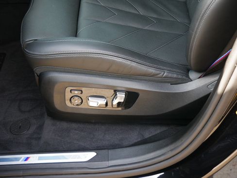 Used 2025 BMW XM image 23