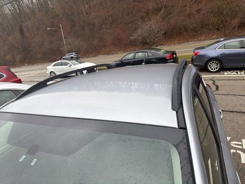 Used 2019 Subaru Crosstrek 2.0i image 3