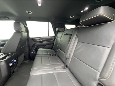 Used 2024 GMC Yukon SLT RWD image 24