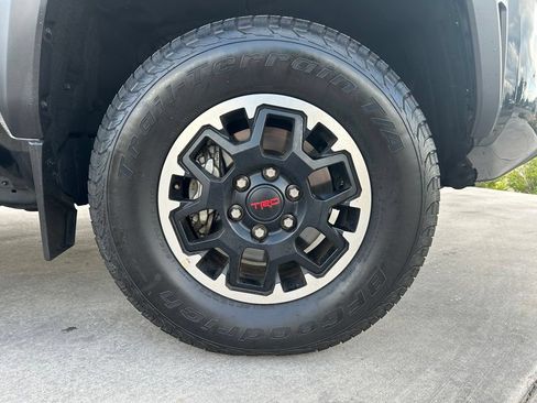 Used 2024 Toyota Tacoma TRD Off-Road w/ TRD Off Road Upgrade Package AWD/4WD image 30