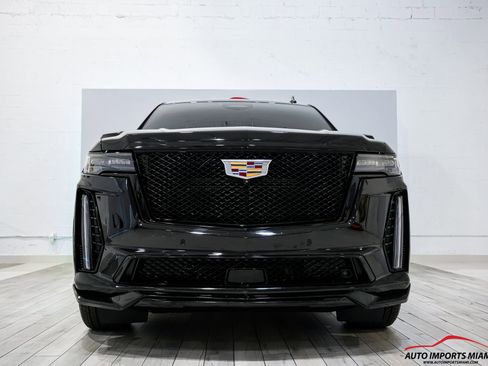 Used 2023 Cadillac Escalade V AWD/4WD image 34