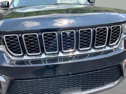 Used 2023 Jeep Grand Cherokee Limited w/ Luxury Tech Group II AWD/4WD image 30