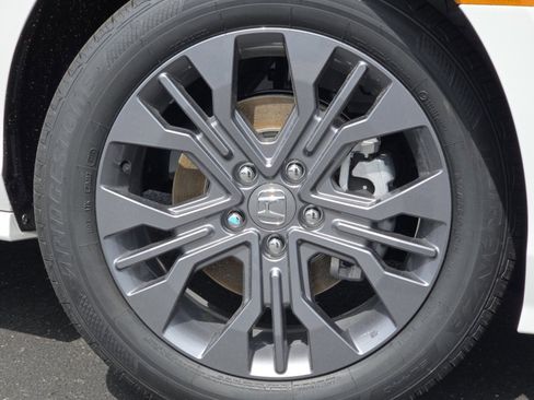 New 2026 Honda Odyssey Touring image 13