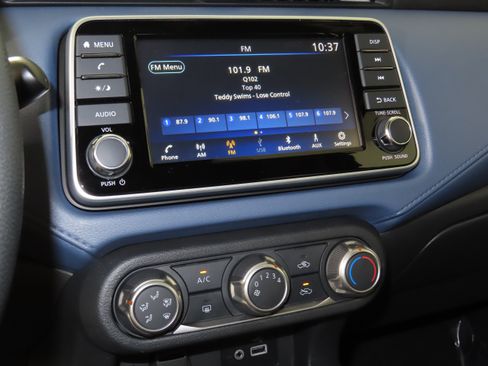 New 2025 Nissan Versa SV w/ Electronics Package FWD image 22