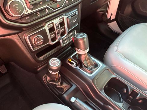 Certified 2022 Jeep Wrangler Unlimited Sahara image 26