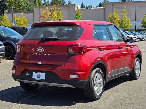 Used 2025 Hyundai Venue SE image 7