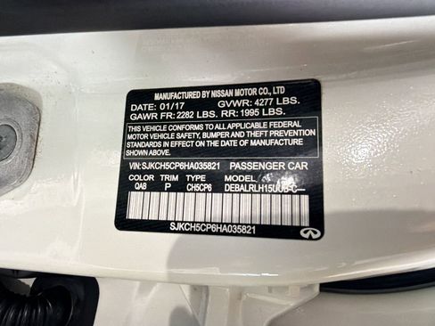 Used 2017 INFINITI QX30 Premium FWD image 12