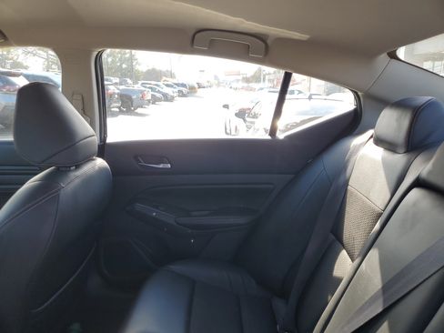 Used 2021 Nissan Altima 2.5 SR image 10