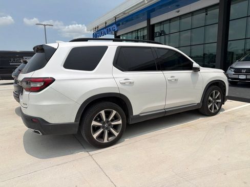 Used 2025 Honda Pilot Elite image 4