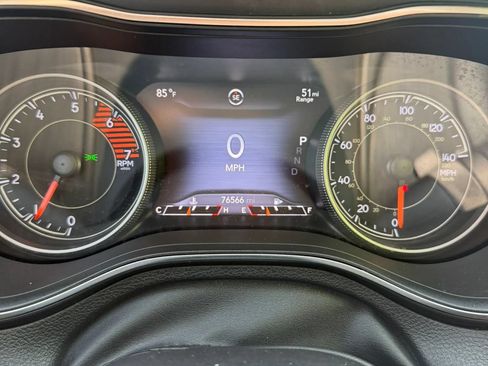 Used 2019 Jeep Cherokee Trailhawk w/ Cold Weather Group AWD/4WD image 14