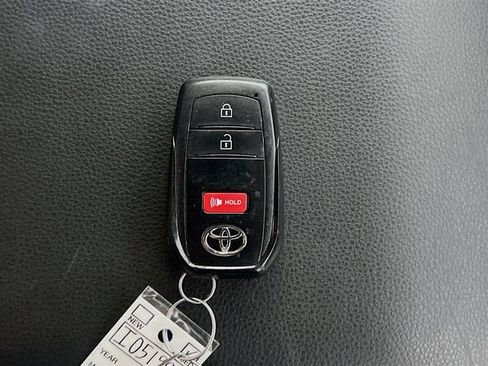 Used 2024 Toyota Tacoma SR5 AWD/4WD image 33