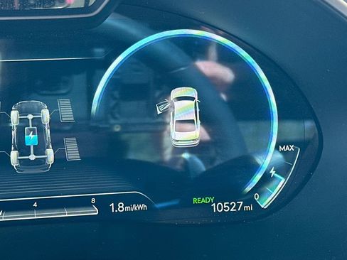 Used 2023 Genesis G80 image 27