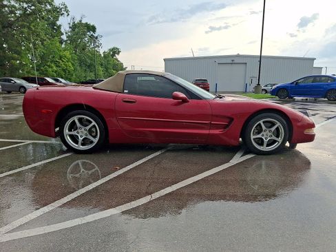 Used 2001 Chevrolet Corvette Convertible w/ Preferred Equipment Group2 RWD image 21