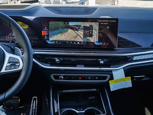 New 2026 BMW X7 M60i image 13