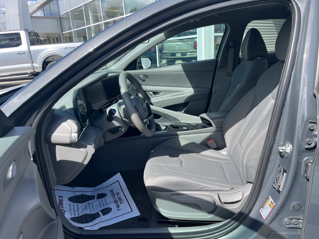 Used 2024 Hyundai Elantra SEL FWD image 11